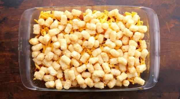 Layer of tater tots.