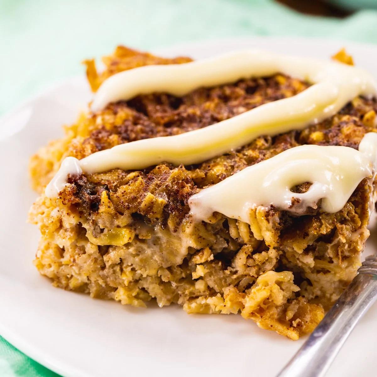 Cinnamon Roll Baked Oatmeal