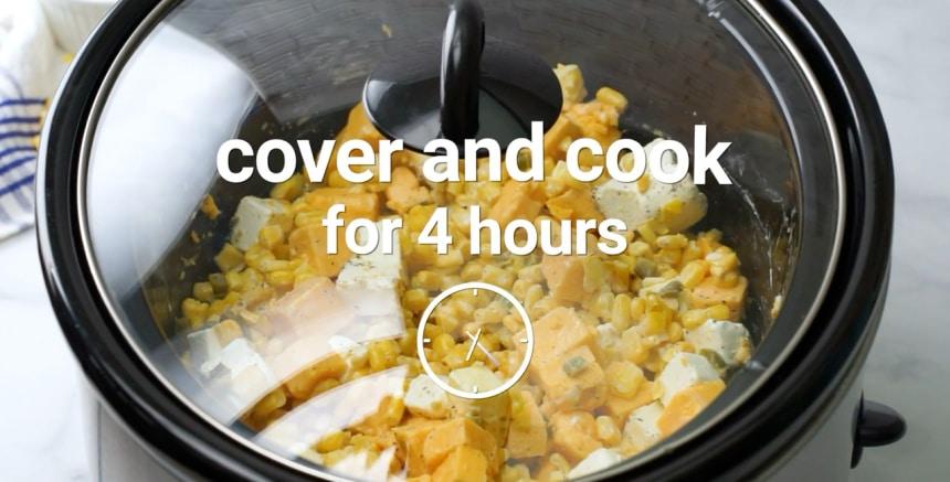 Crockpot with lid on it.