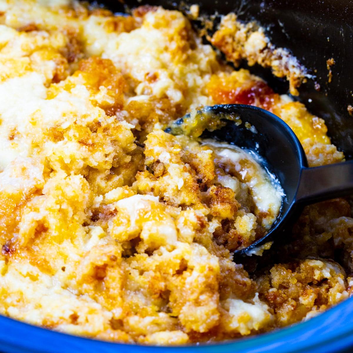 Crock Pot Peaches and Cream Cake