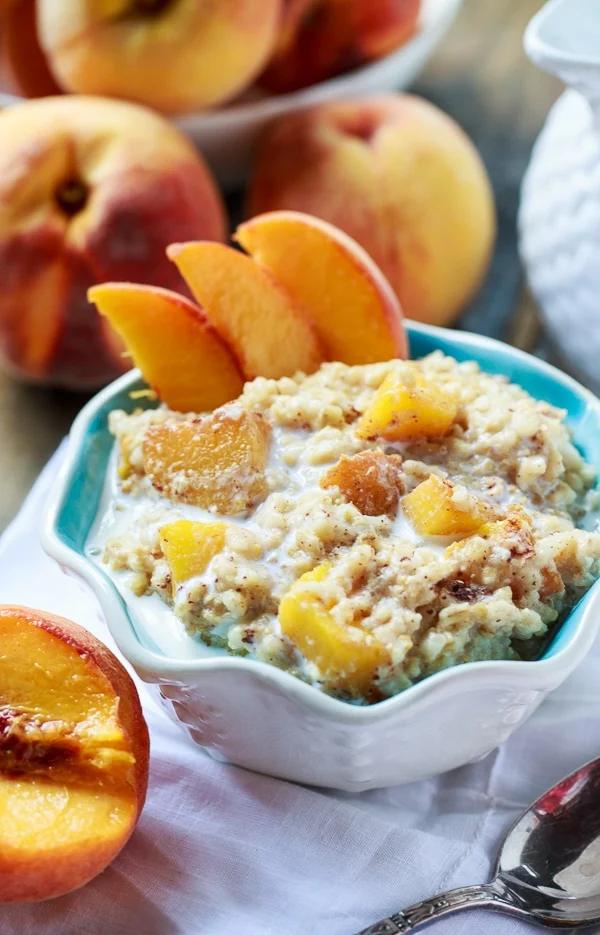 Crock Pot Peaches and Cream Oatmeal