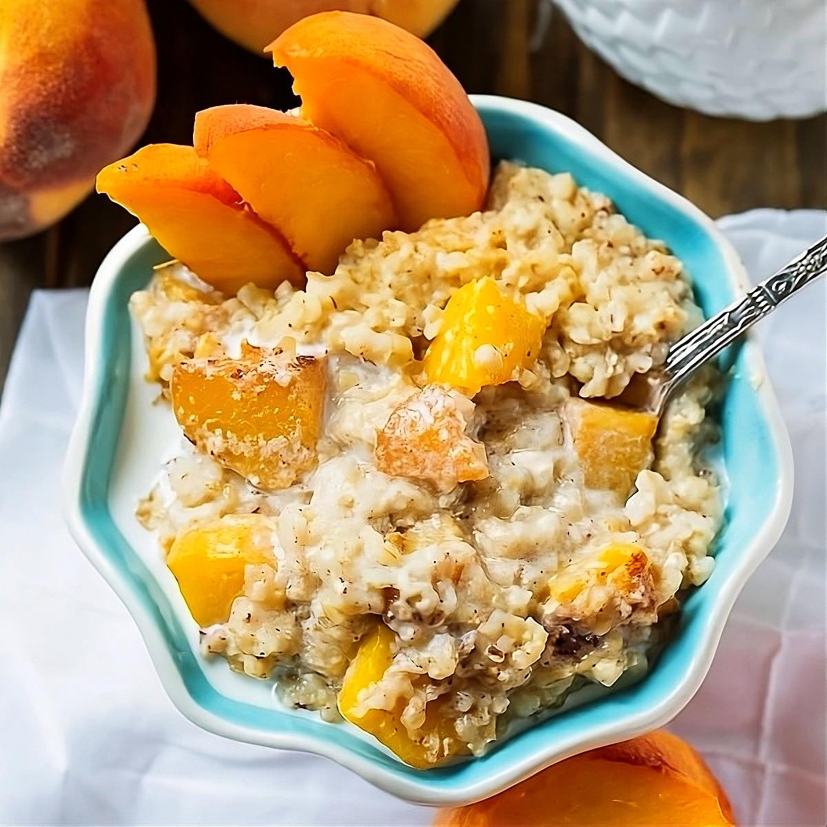 Crock Pot Peaches and Cream Oatmeal