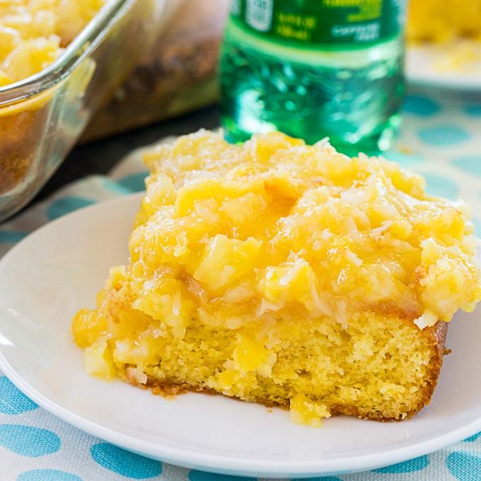 Pineapple 7-UP Cake