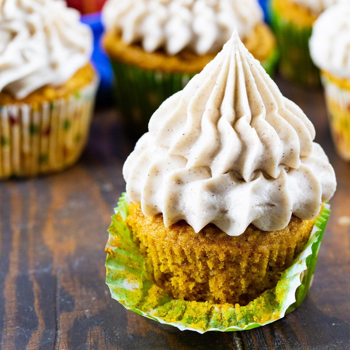 Pumpkin Cupcakes with Cinnamon Cream Cheese Frosting