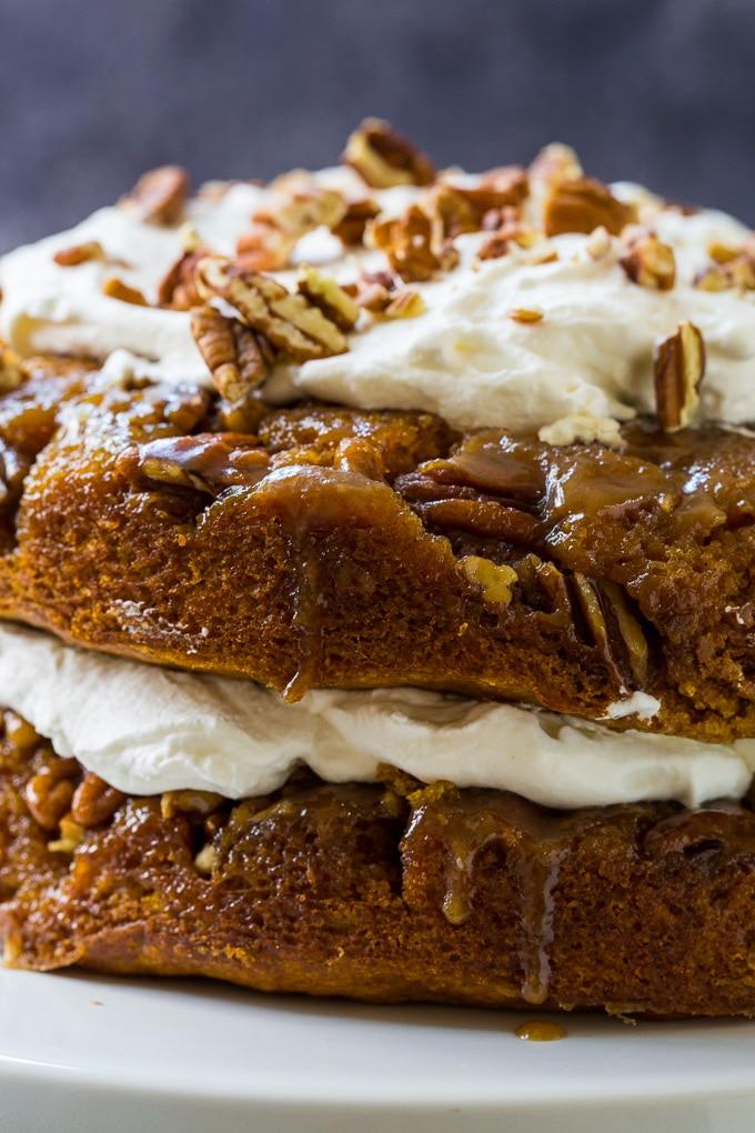 Easy Praline Pumpkin Cake