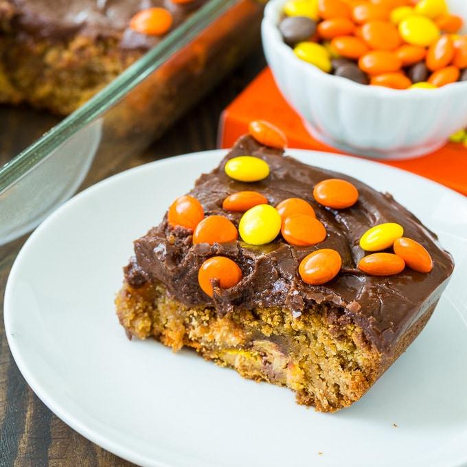Reese’s Pieces Peanut Butter Bars