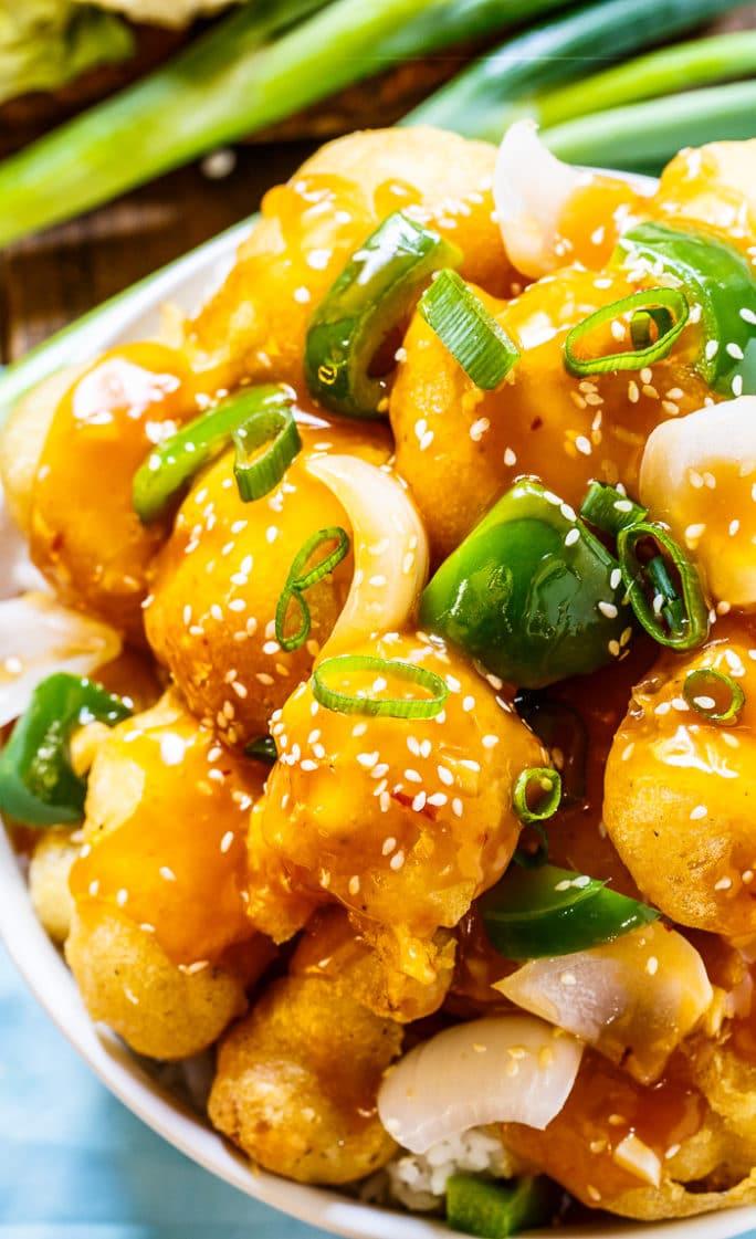 Sesame Cauliflower- super delicious vegetarian meal. Tastes just like takeout.