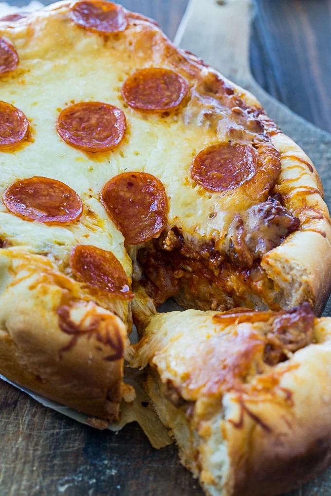 Slow Cooker Deep Dish Pizza