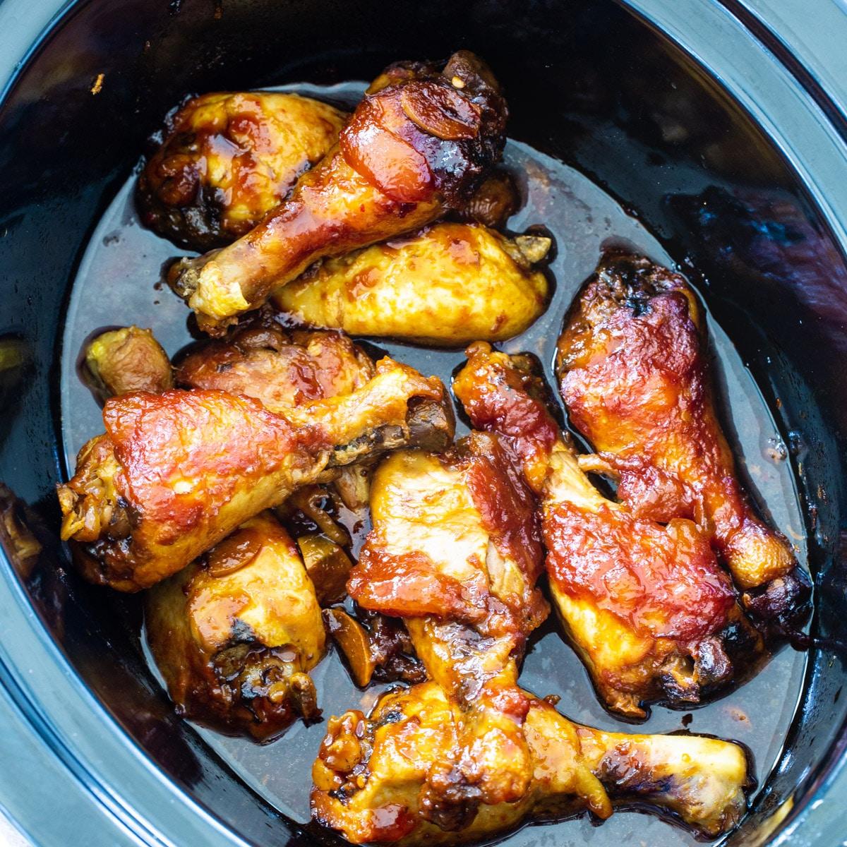 Slow Cooker Garlic Peach Chicken Legs