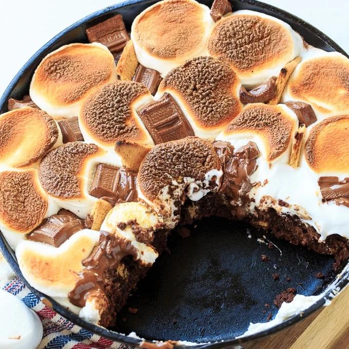 S’mores Skillet Brownie