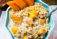 Creamy Slow Cooker Peach Oatmeal