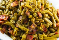 Crock Pot Garlic Buttery Bacon Green Beans