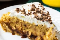 Velvet Peanut Butter Banana Pie
