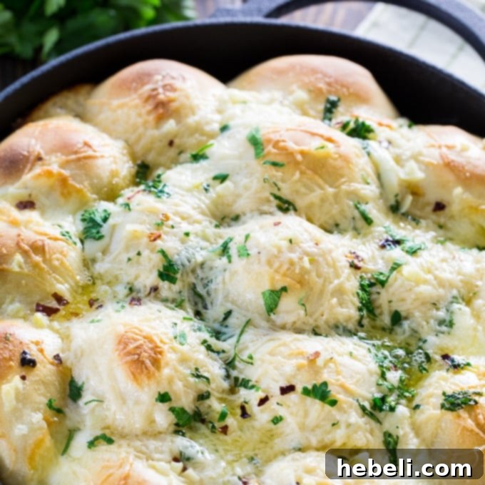 Cheesy Garlic Skillet Rolls - a delicious bread recipe