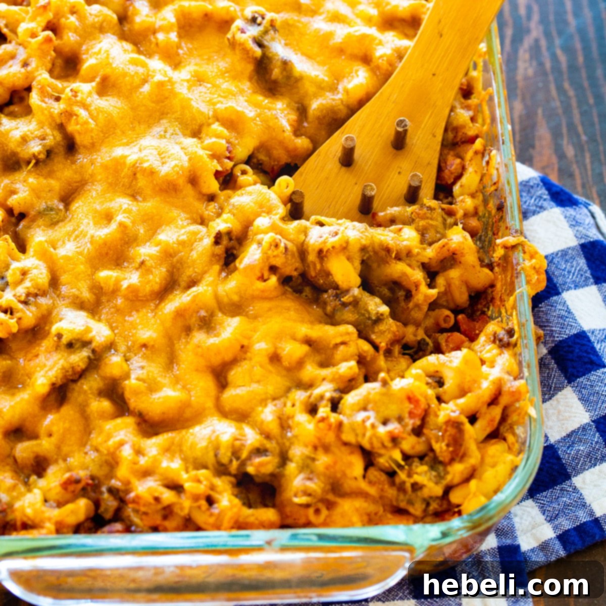 Chili Mac 2 A large baking dish filled with rich and creamy Chili Mac, ready to be served.