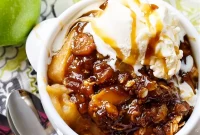 Golden Butterscotch Slow Cooker Apple Crisp