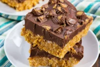 No-Bake Chocolate Peanut Butter Crispy Squares