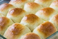 Pillowy Soft Dinner Rolls