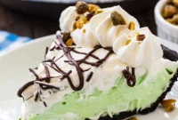 Velvety No-Bake Pistachio Pie