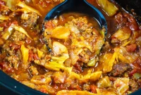 Hearty Slow Cooker Spicy Beef and Cabbage Soup
