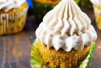 Autumn Pumpkin Cupcakes with Cinnamon Cream Cheese Frosting