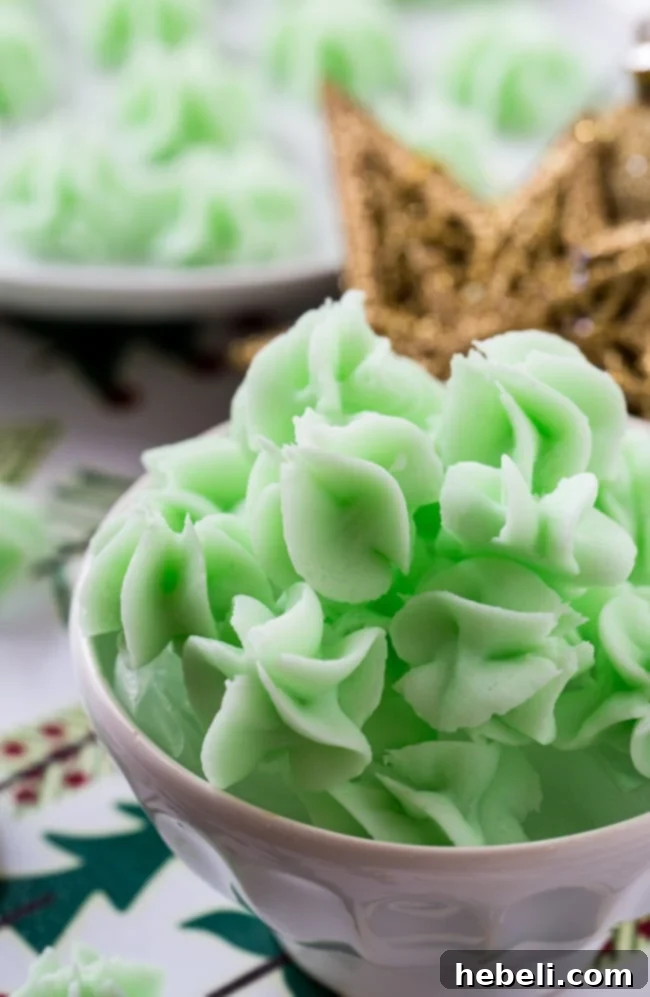 Old-Fashioned Cream Cheese Mints, delicate and refreshing, ideal for Christmas gifts.